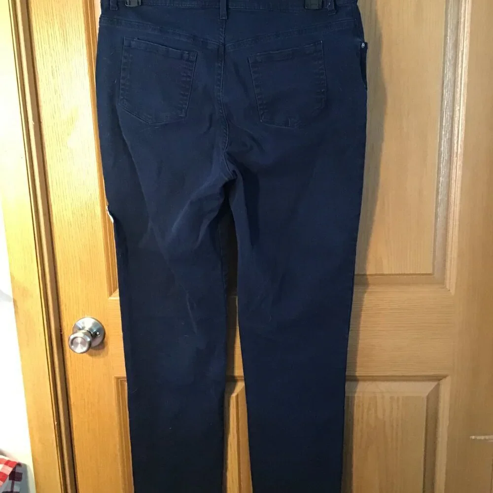 Gloria Vanderbilt Jeans - Picture 2 of 2